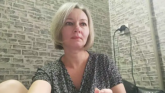 EdithManning online show from 12/17/24, 06:24
