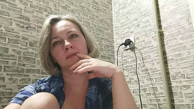 EdithManning online show from 12/20/24, 02:16