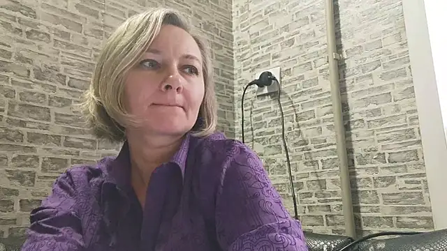 EdithManning online show from 12/29/24, 08:33