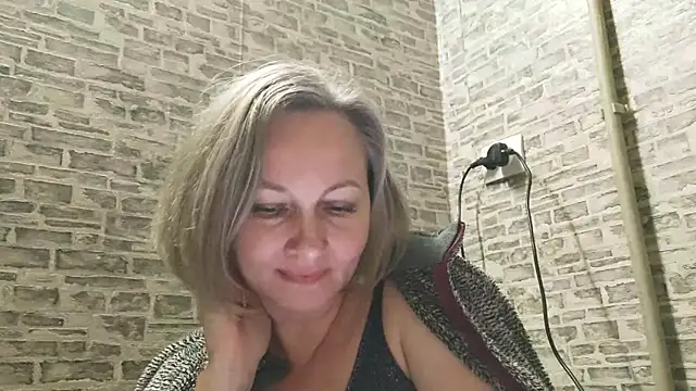 EdithManning online show from 01/06/25, 03:51