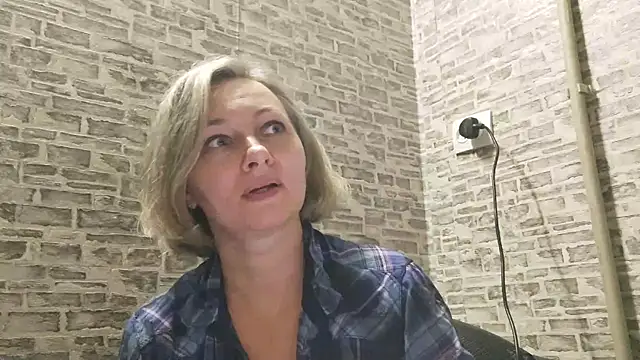 EdithManning online show from 01/08/25, 02:03