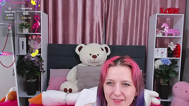 Snapshot of MiaKarlos chatting on 11/22/25, 01:15 MiaKarlos online show from 11/22/25, 01:15