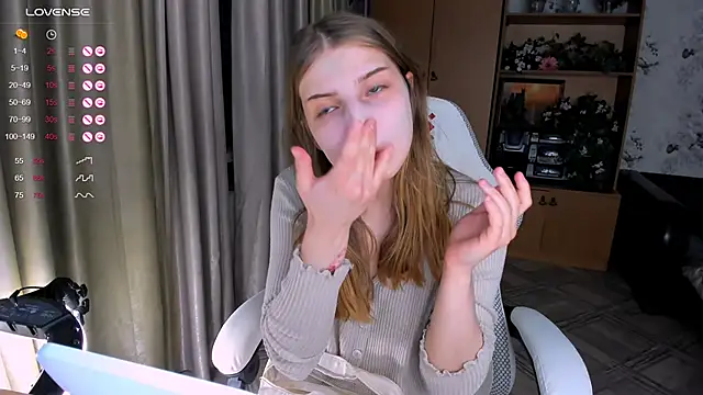 princessaalicc online show from 09/29/25, 03:17