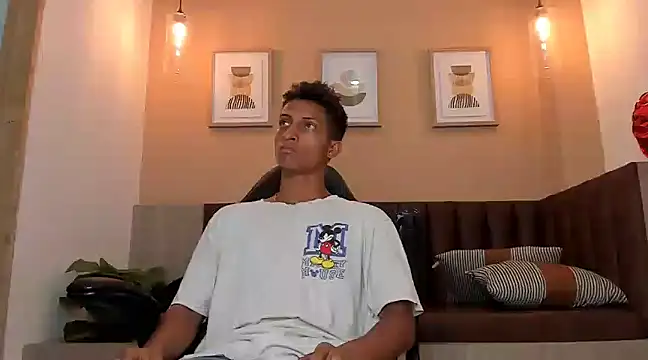 Snapshot of wolf_james123 chatting on 02/15/25, 06:12 wolf james123 online show from 02/15/25, 06:12