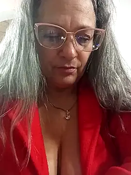 Snapshot of miisevvie_ chatting on 02/20/25, 10:05 miisevvie online show from 02/20/25, 10:05