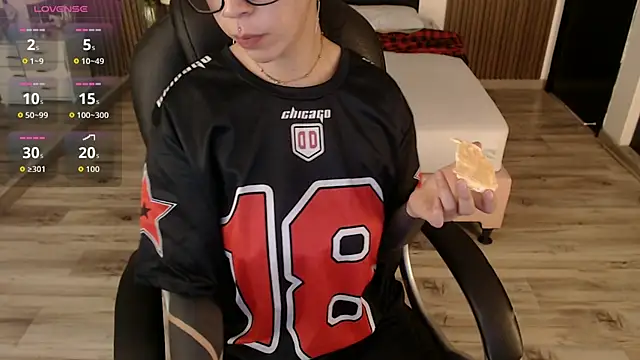 Sam mansson66 online show from 11/18/25, 03:16