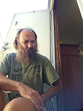 Snapshot of Beyond1978 chatting on 10/22/25, 04:07 Beyond1978 online show from 10/22/25, 04:07