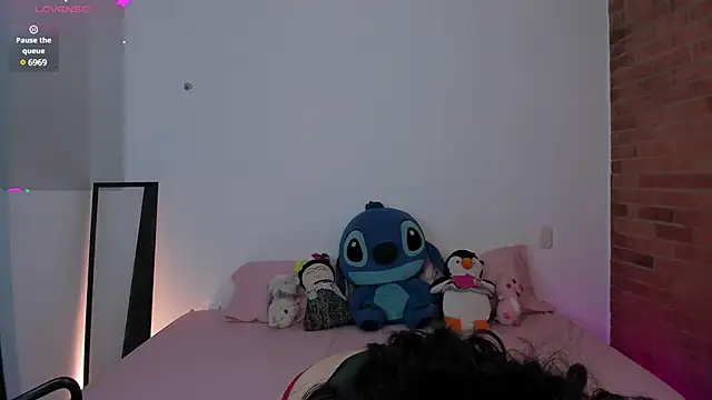 charlotte blass online show from 01/01/25, 05:11