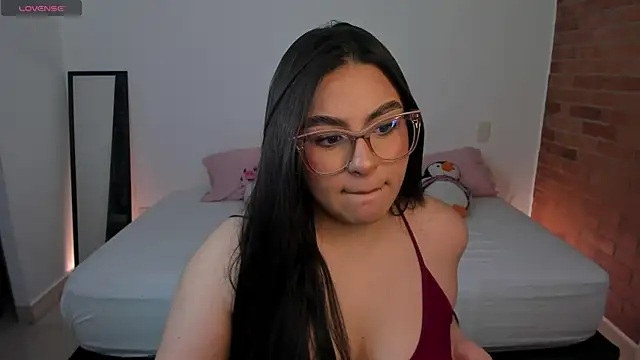 charlotte blass online show from 01/05/25, 01:56