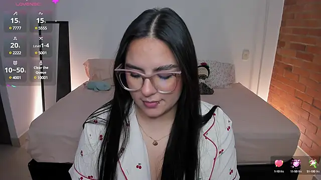 charlotte blass online show from 01/21/25, 02:11