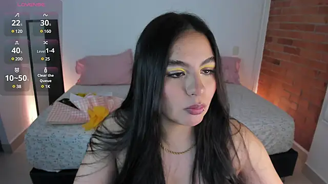charlotte blass online show from 03/22/25, 02:05
