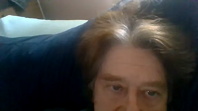 Snapshot of frankie7inch chatting on 06/21/26, 04:09 frankie7inch online show from 06/21/26, 04:09