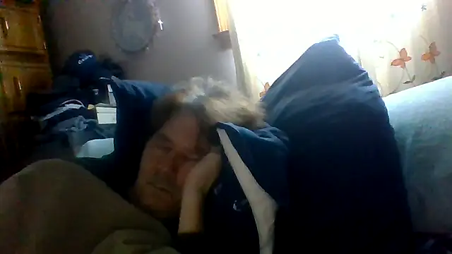 Snapshot of frankie7inch chatting on 06/24/26, 10:58 frankie7inch online show from 06/24/26, 10:58
