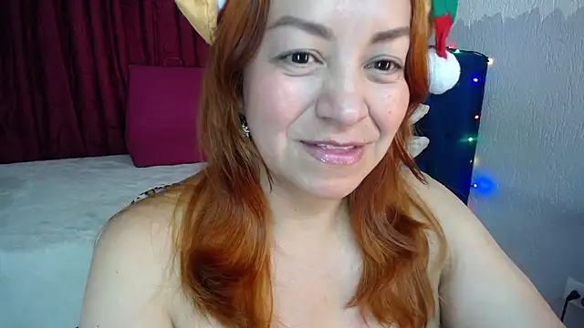 Snapshot of Delilah_Belmont chatting on 12/25/24, 09:11 Delilah Belmont online show from 12/25/24, 09:11