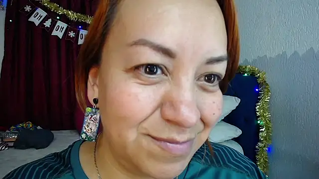 Snapshot of Delilah_Belmont chatting on 01/05/25, 06:24 Delilah Belmont online show from 01/05/25, 06:24