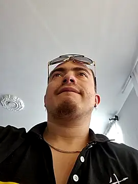 dragon1006 online show from 10/19/25, 09:04