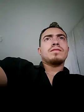 Snapshot of dragon1006 chatting on 11/09/25, 01:59 dragon1006 online show from 11/09/25, 01:59