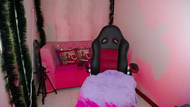 amelierouss online show from 12/14/24, 12:33