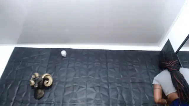 Hanna Fox 69 online show from 12/15/25, 07:56