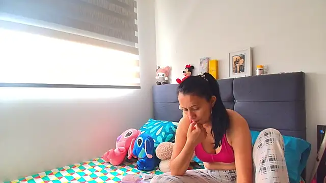 gracekelly12 online show from 10/06/25, 03:31