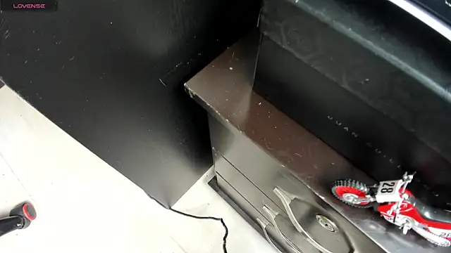 gracekelly12 online show from 12/05/25, 02:36