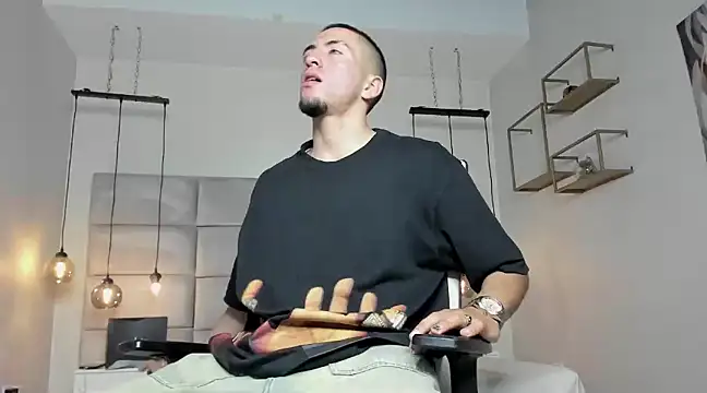 King Dante  online show from 03/15/25, 08:21