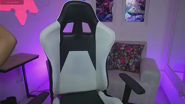 CattleyaScaly online show from 09/27/25, 07:30