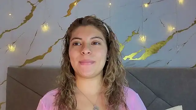 Snapshot of agatha_97_ chatting on 09/18/25, 04:14 agatha 97 online show from 09/18/25, 04:14