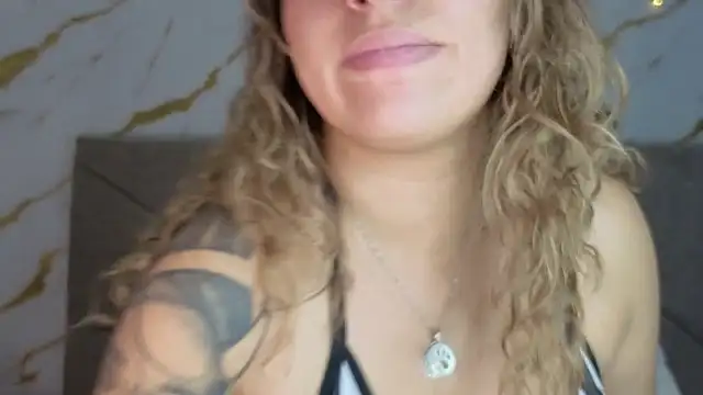 Snapshot of agatha_97_ chatting on 09/25/25, 03:54 agatha 97 online show from 09/25/25, 03:54