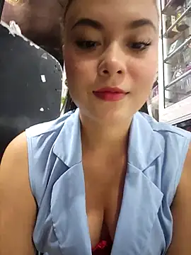 Snapshot of rapunzel069 chatting on 10/30/25, 08:20 rapunzel069 online show from 10/30/25, 08:20