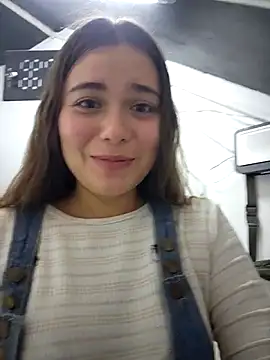 Snapshot of rapunzel069 chatting on 12/03/25, 01:35 rapunzel069 online show from 12/03/25, 01:35