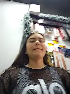 Snapshot of rapunzel069 chatting on 12/14/25, 03:50 rapunzel069 online show from 12/14/25, 03:50