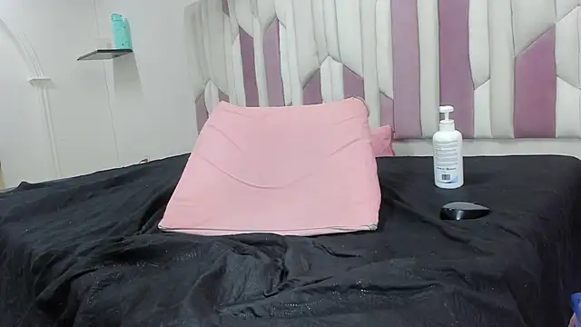 mia stanfort online show from 01/04/25, 01:21