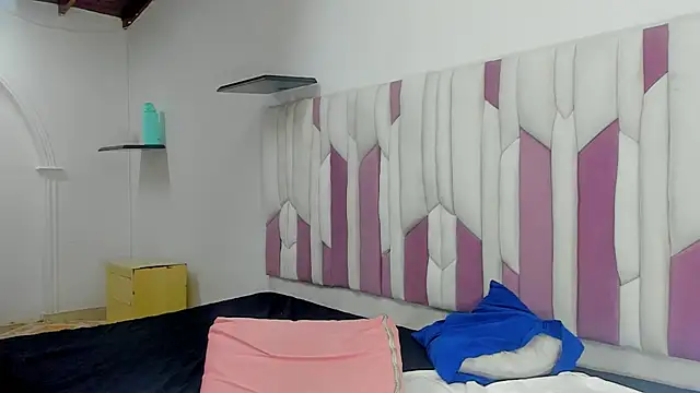 mia stanfort online show from 01/10/25, 01:10