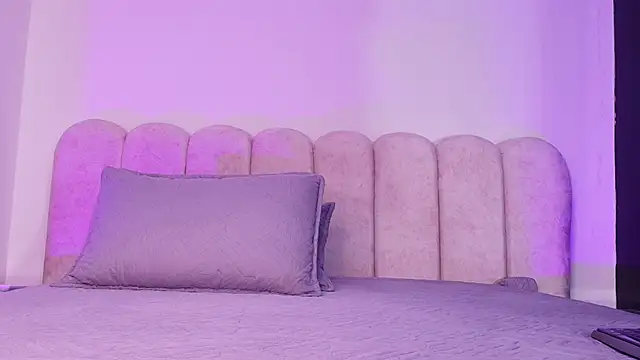 Snapshot of mia_stanfort chatting on 11/25/25, 07:14 mia stanfort online show from 11/25/25, 07:14