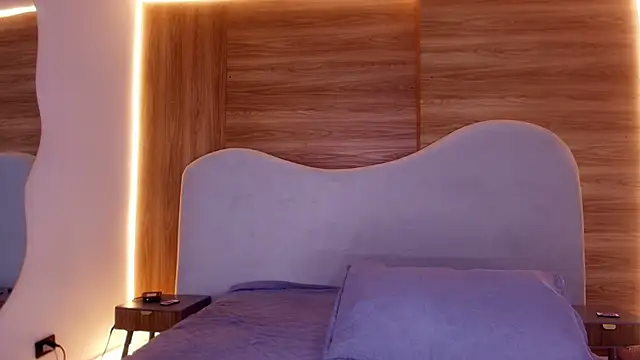 mia stanfort online show from 06/09/26, 07:14