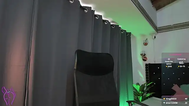 emilyrouxe online show from 12/20/24, 04:57