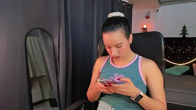 emilyrouxe online show from 12/28/24, 02:53