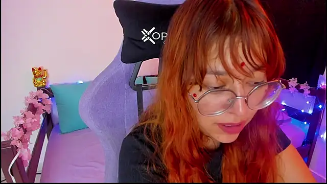  Moon Johnson online show from 10/30/25, 01:51