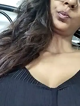 Snapshot of Aaliya_Love chatting on 01/04/25, 04:54 Aaliya Love online show from 01/04/25, 04:54