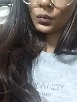 Snapshot of Aaliya_Love chatting on 01/21/25, 04:48 Aaliya Love online show from 01/21/25, 04:48