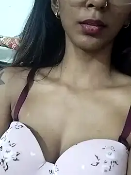 Snapshot of Aaliya_Love chatting on 01/29/25, 02:32 Aaliya Love online show from 01/29/25, 02:32