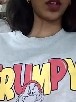 Snapshot of Aaliya_Love chatting on 02/01/25, 03:18 Aaliya Love online show from 02/01/25, 03:18