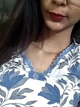 Snapshot of Aaliya_Love chatting on 02/15/25, 11:39 Aaliya Love online show from 02/15/25, 11:39
