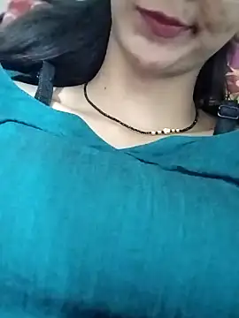 Snapshot of Aaliya_Love chatting on 02/16/25, 04:42 Aaliya Love online show from 02/16/25, 04:42