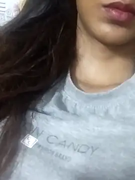 Snapshot of Aaliya_Love chatting on 02/19/25, 01:06 Aaliya Love online show from 02/19/25, 01:06