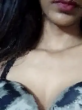 Snapshot of Aaliya_Love chatting on 09/17/25, 01:02 Aaliya Love online show from 09/17/25, 01:02