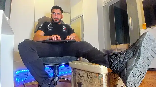 welcometo hell online show from 10/06/25, 08:17