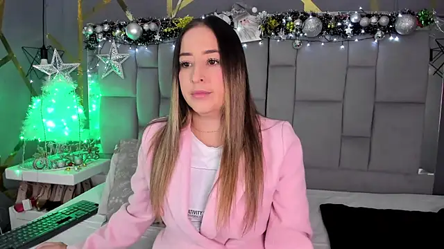 Snapshot of AliceSteel12 chatting on 11/28/25, 10:23 AliceSteel12 online show from 11/28/25, 10:23