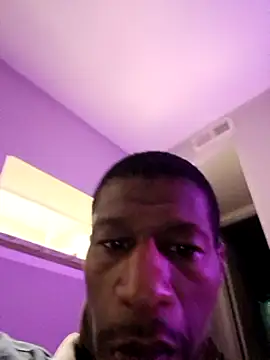 Snapshot of willywonka7793 chatting on 12/24/24, 04:33 willywonka7793 online show from 12/24/24, 04:33